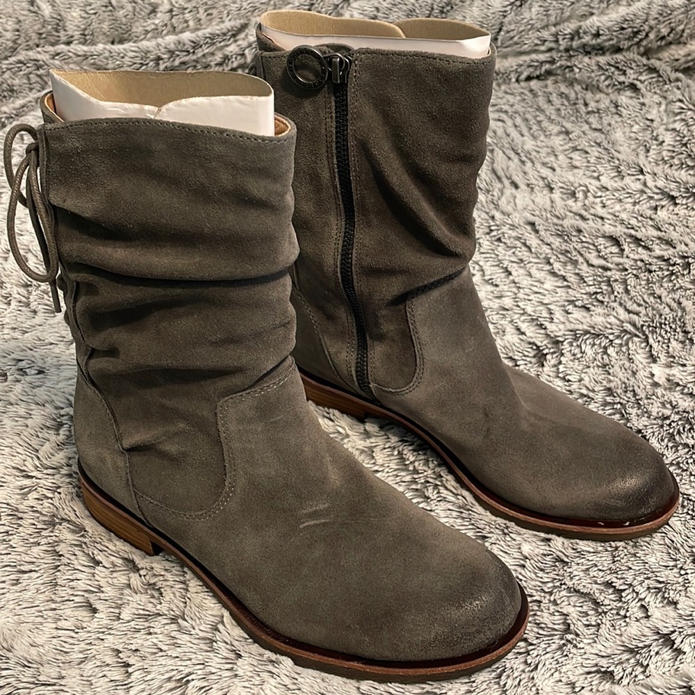 Suede boots